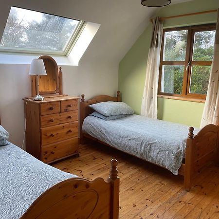 Letterfrack Farmhouse On Equestrian Farm In Letterfrack Beside Connemara National Park Tullywee Bridge Esterno foto