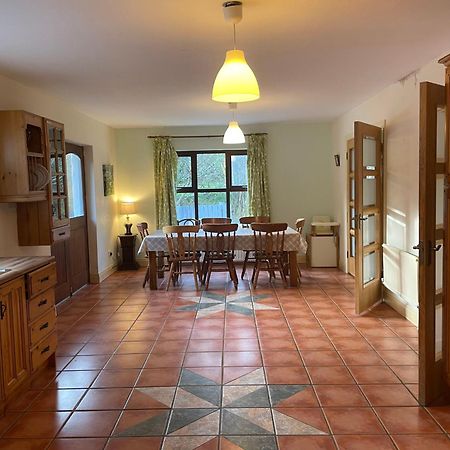 Letterfrack Farmhouse On Equestrian Farm In Letterfrack Beside Connemara National Park Tullywee Bridge Esterno foto